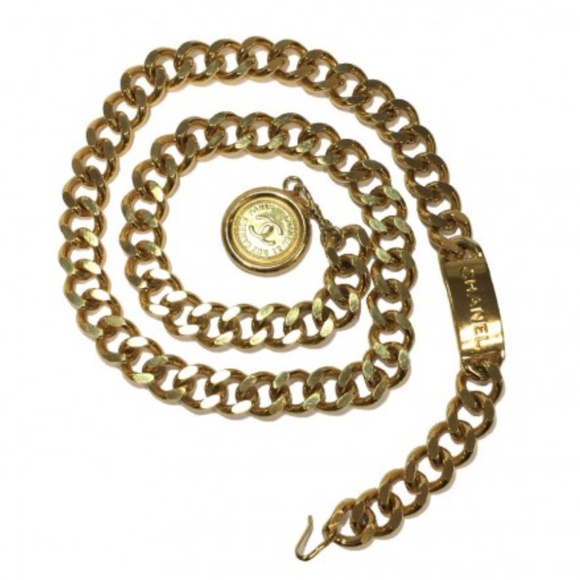 90’s. Vintage CHANEL thick chain belt with golden mademoiselle and CC charm. - Picture 2 of 4
